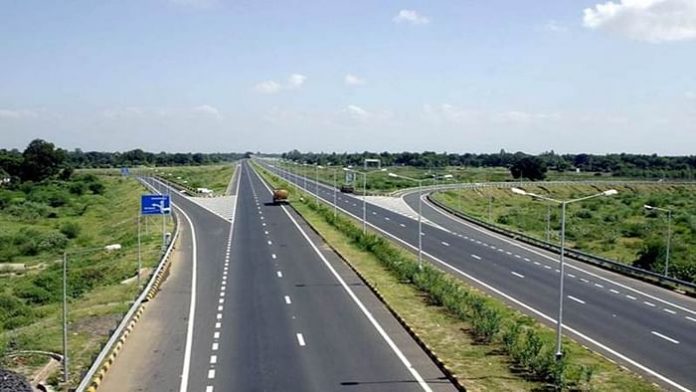 Delhi Mumbai Highway CONSTRUCTION OF 2.5 KM LONG, 4-LANE CEMENT CONCRETE ROAD IN 24 HOURS (PART OF DELHI-MUMBAI EXPRESSWAY NEAR VADODARA