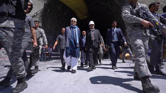 Shri Nitin Gadkari inspects Zojila Tunnel , Asia's longest tunnel to establish all weather connectivity for Ladakh with Lieutenant Governor of Jammu and Kashmir Shri Manoj Sinha